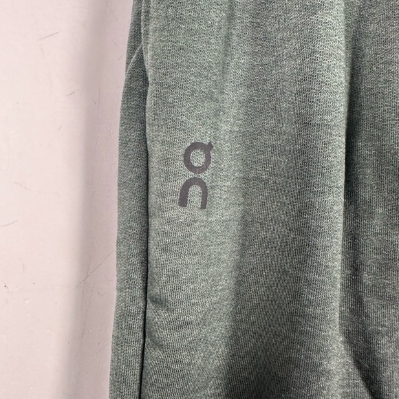On Running jogger Sweatpant, Women's Size L - Beluga Green - Picture 6 of 11